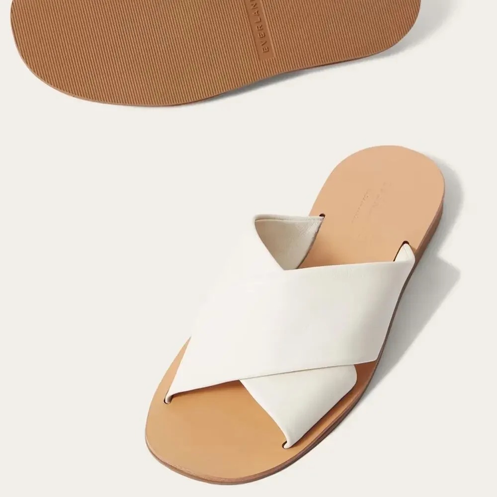 Everlane Day Crossover Sandals Size 5.5 Leather Cream Flat Slip On New w/o Box - Picture 2 of 9
